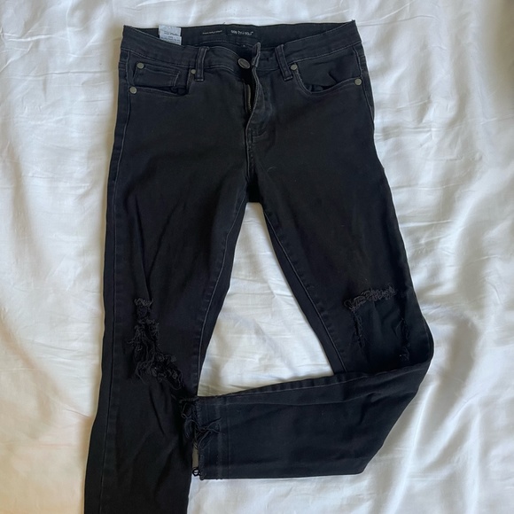 Black Knee Ripped Skinny Jeans - See Thru Soul - Picture 1 of 3